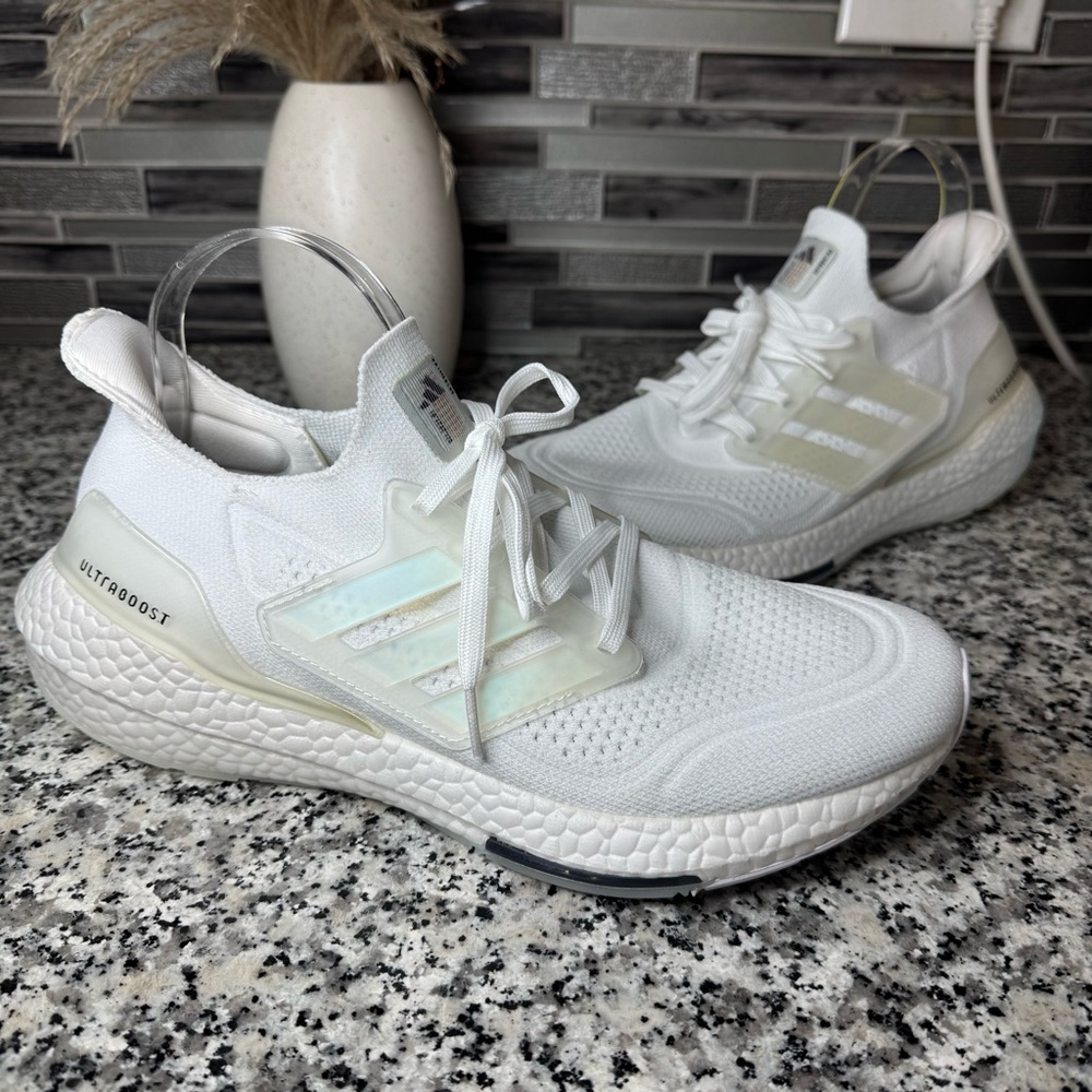 Adidas NWOT Women's Ultraboost White Running Shoes Size 11